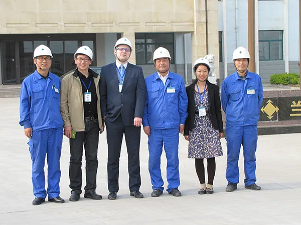 Des clients dans le cadre d'inspections et de visites d'usines